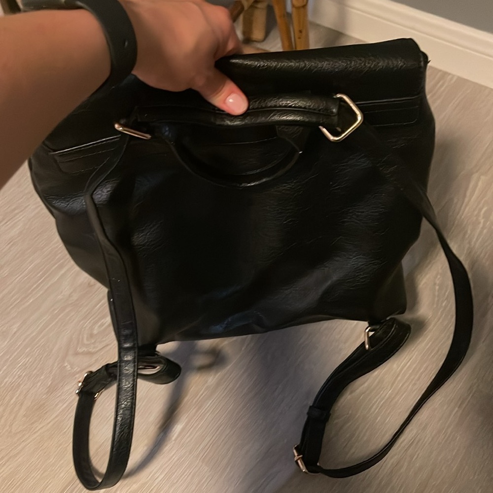 Backpack - Picture 4 of 4